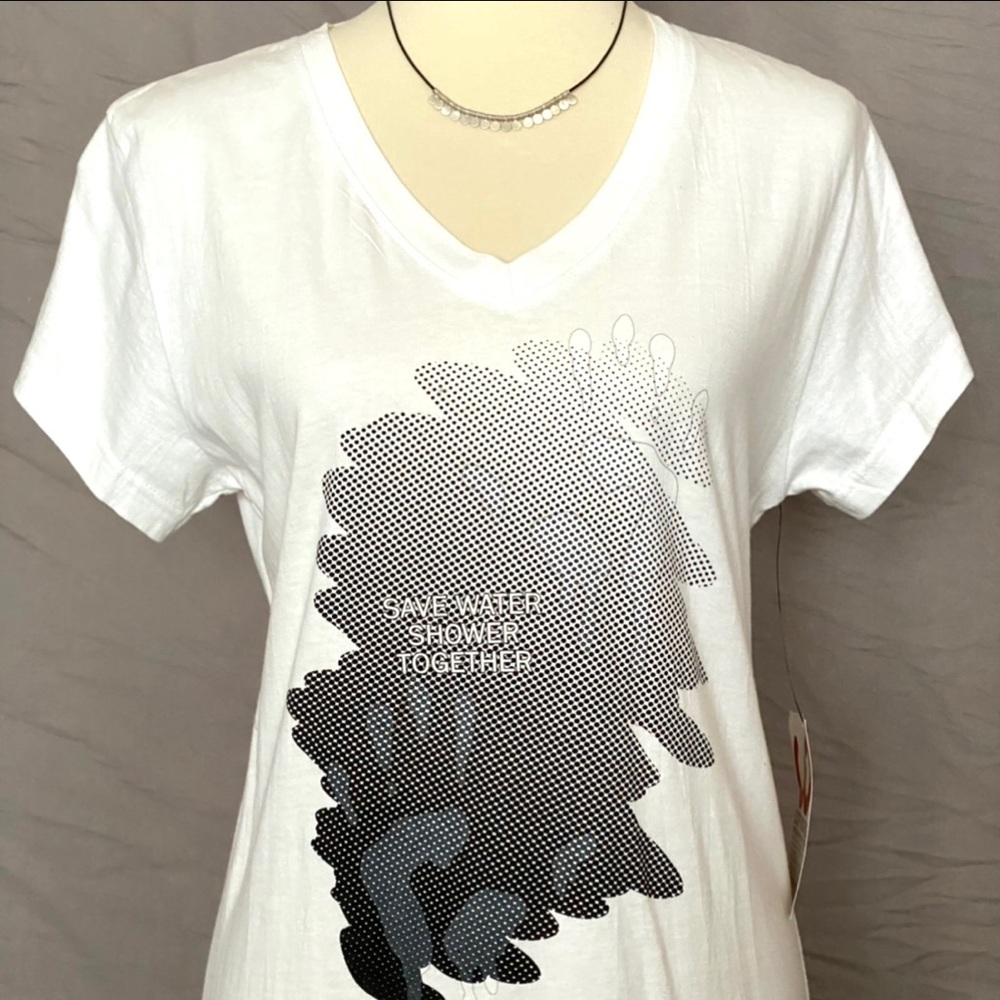 🌟HOST PICK🌟 NWT Looptworks Hidden Message Long Fitted Tee